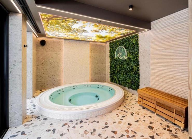 Wanna z hydromasażem w obiekcie Glejzer Apartamenty